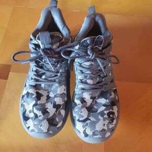 NewDenBer lightweight water sneakers